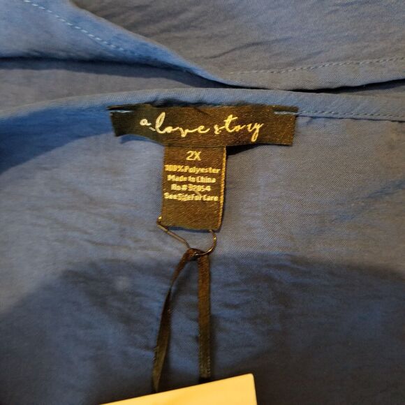 Women's Top Embellished V-Neck Size 2X A Love Story New Tags Blue Boutique CHIC - Picture 6 of 7